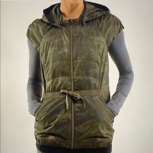 RARE LULULEMON SPRING FLING VEST CAMO GREEN SIZE 8